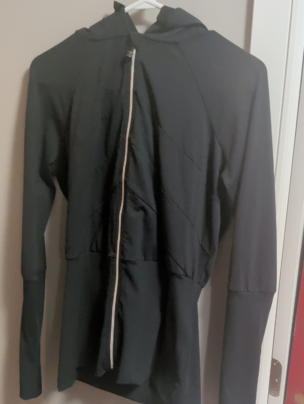 lululemon athletica Women's Black Size 6 Hoodie with Silver Zipper.